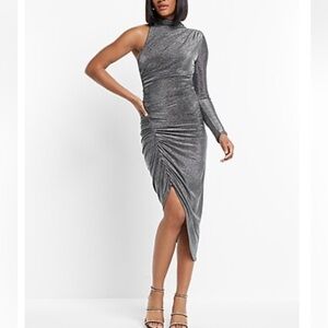 Express METALLIC PADDED SHOULDER RUCHED
ASYMMETRICAL MIDI dress size XS
